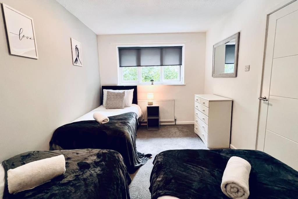 Urban Bliss Stylish Townhouse With Free Parking For A Convenient City Stay Λίβερπουλ Εξωτερικό φωτογραφία