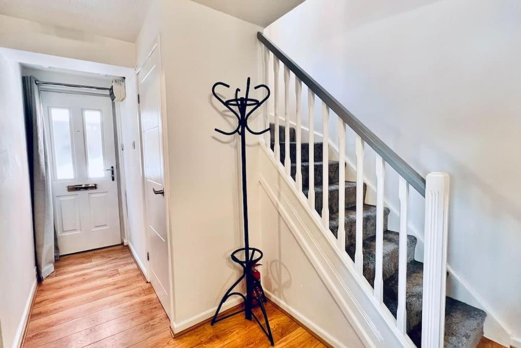 Urban Bliss Stylish Townhouse With Free Parking For A Convenient City Stay Λίβερπουλ Εξωτερικό φωτογραφία