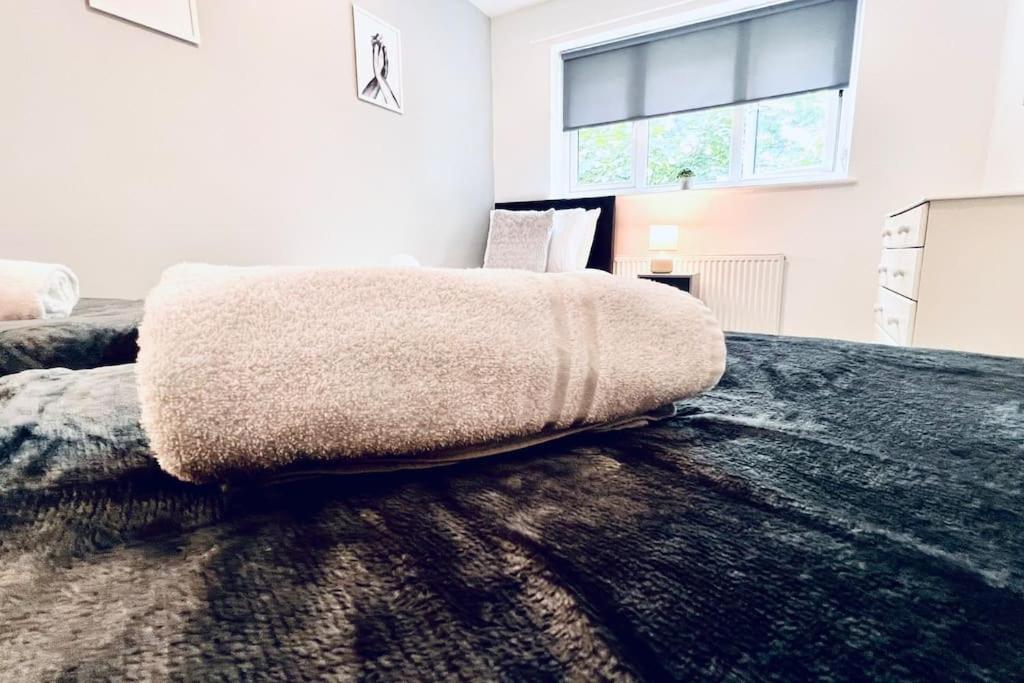 Urban Bliss Stylish Townhouse With Free Parking For A Convenient City Stay Λίβερπουλ Εξωτερικό φωτογραφία